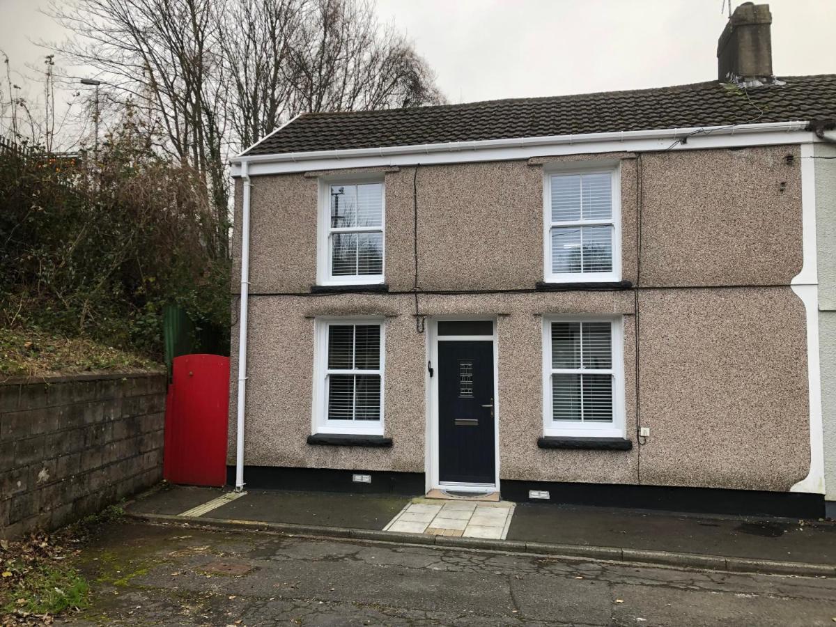 Apartamento Rj S House Merthyr Tydfil Exterior foto