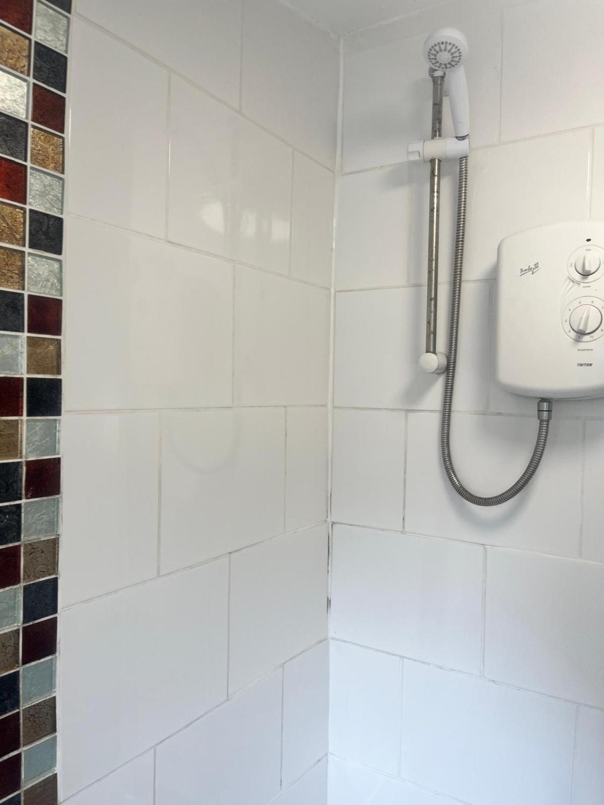 Apartamento Rj S House Merthyr Tydfil Exterior foto