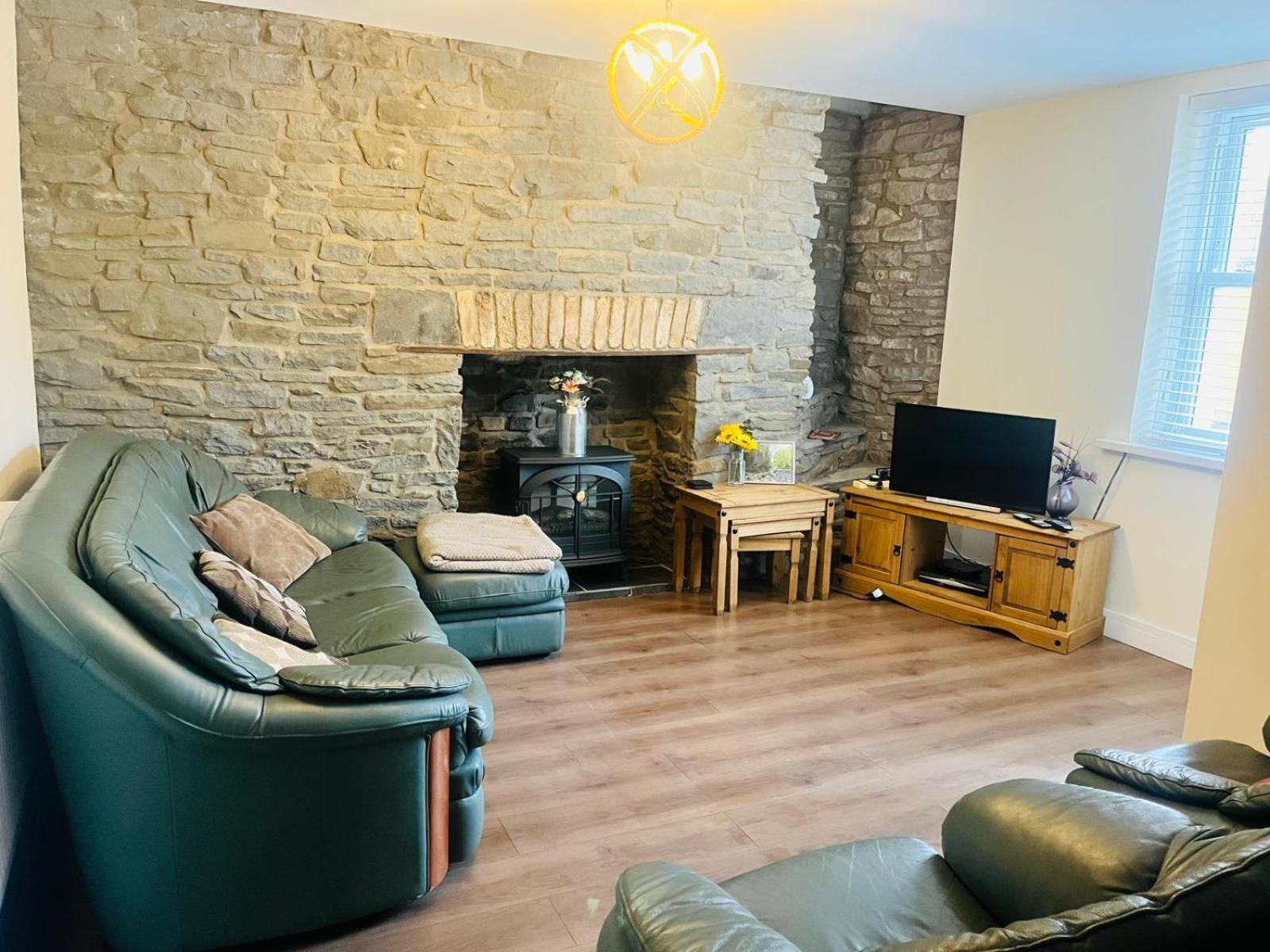 Apartamento Rj S House Merthyr Tydfil Exterior foto